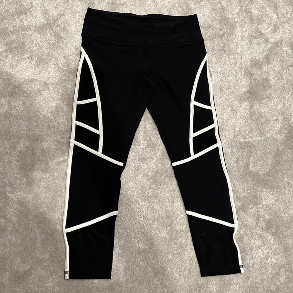 MPG black and white capri workout bottoms